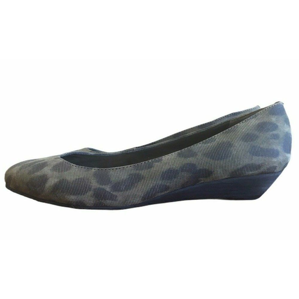 Gianni Bini Ladies Size 7.5 M Ballet Flats Leopard